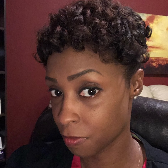 Meet your Posher, Tiffaney - Picture 2 of 8